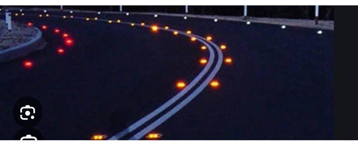 لو الحارات متخططة ومنورة ب cat’s eye عاكسة زى اى طريق سريع وآمن فى كل حتة فالدنيا مش بيحتاج عواميد نور، انما  قرار خفض الانارة عل الطرق السريعة وهى على وضعها الحالي قرار فاجر و استهتار بحياة الناس…. كالعادة