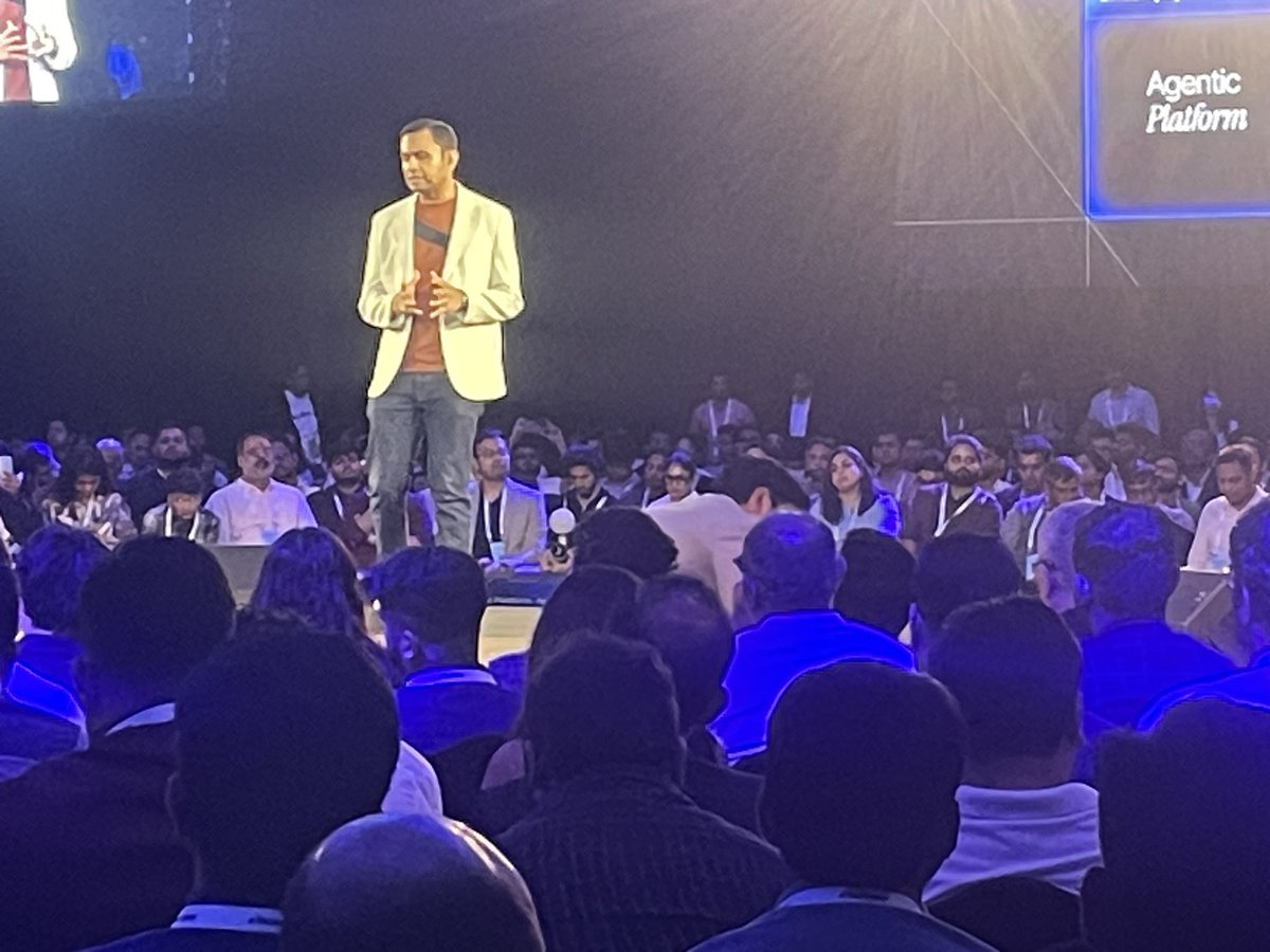 bismahmalik's tweet image. It is housefull as Razorpay CEO @harshilmathur talks about Razorpay’s Agentic AI use in financial services . Clear traction for AI in BFSI #Razorpay #FTX