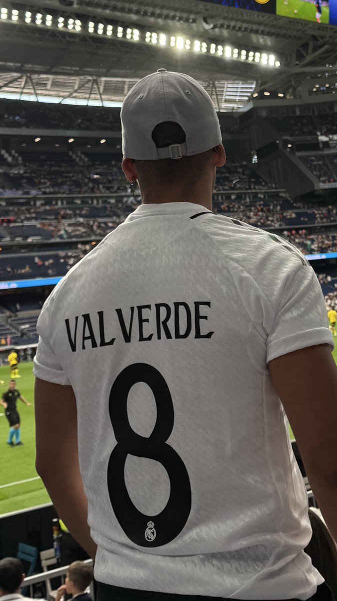 danielRicardo_7's tweet photo. Buenos días #halamadrid 🤍 y nada más 🤍 https://t.co/ri4YtZKcI0