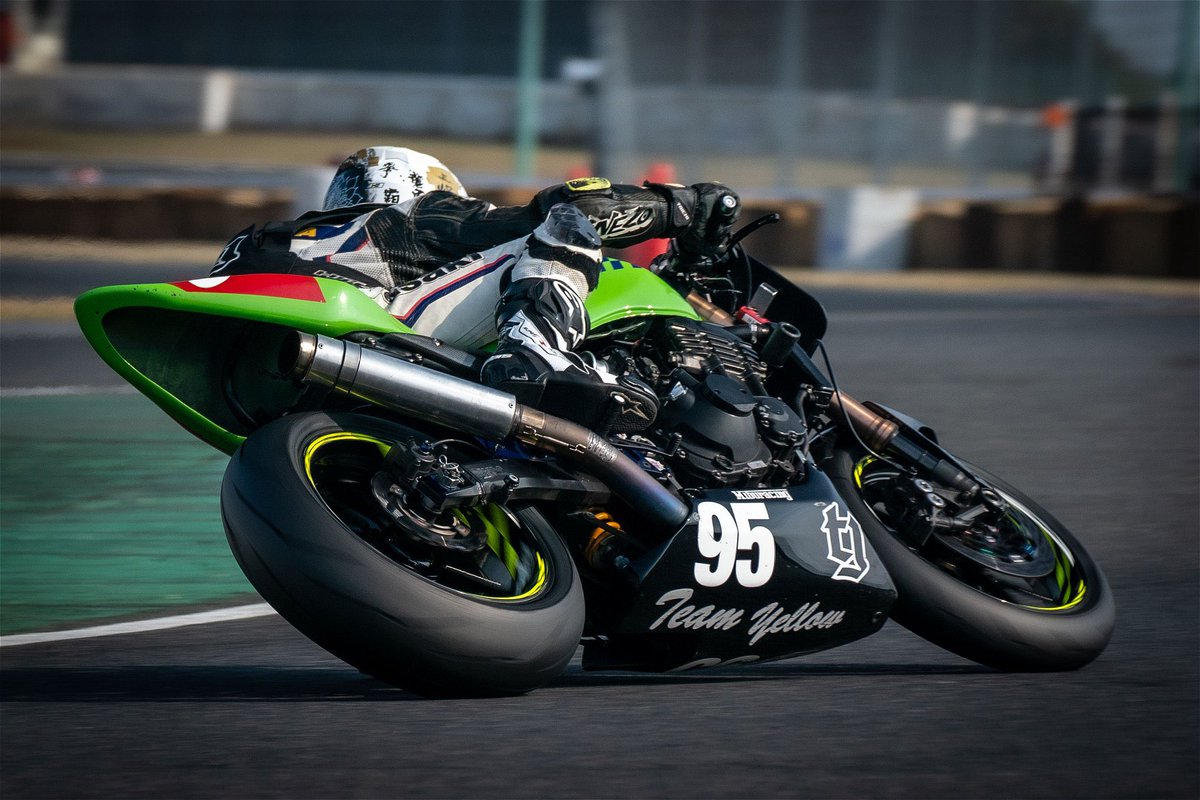 #ライダーは後ろ姿を無言で勝負見た人もやってねお願い