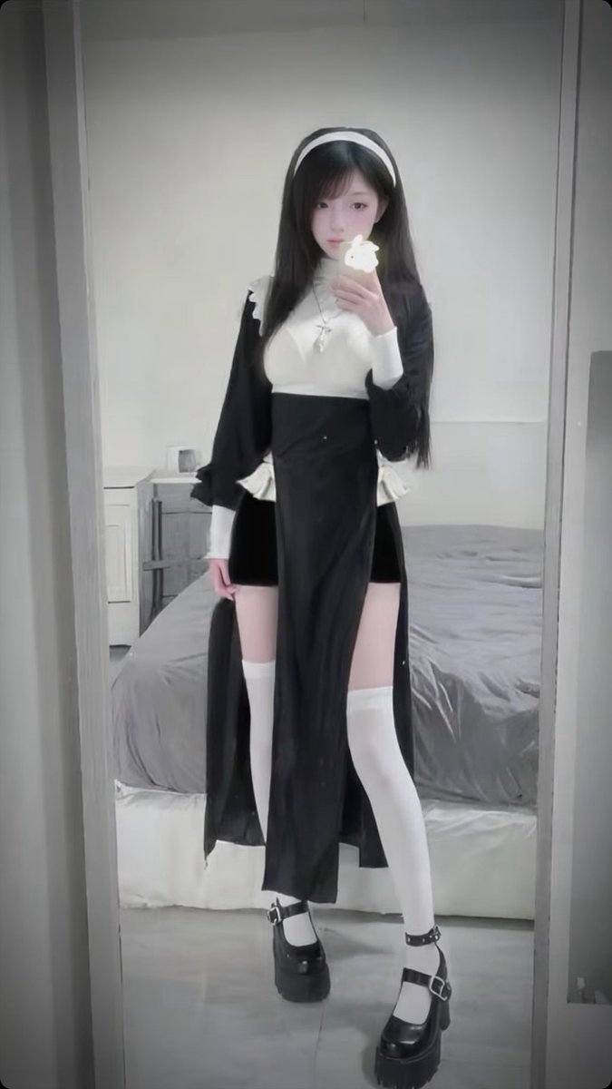 Nguynhonga89269's tweet photo. tìm chủ nhân ❤️ #maid https://t.co/7VOr81izAa