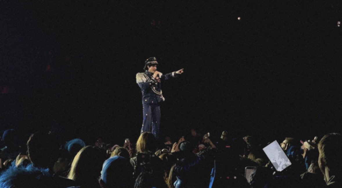 kissyaway's tweet photo. Conan took a flight back to Texas 🤍#WishboneWorldTour https://t.co/sBDNthQAC3