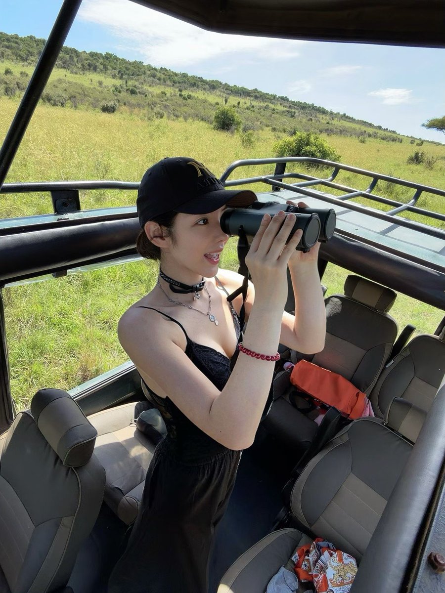 WEEX | Gigi tweet media