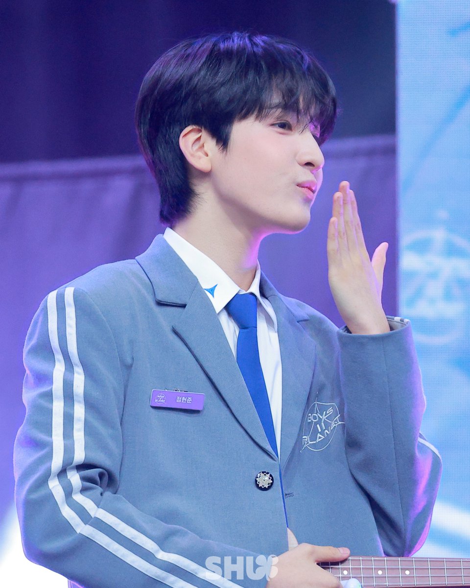 mmin721_JH's tweet photo. HAPPY HYUNJUN DAY~🍀🍫

#정현준 #JUNGHYUNJUN https://t.co/qGcykQaOlY