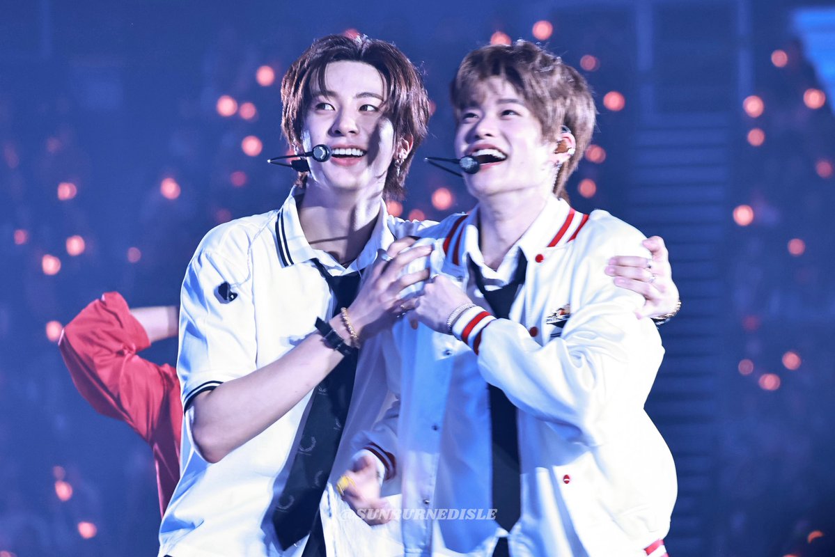 Sunburning tweet media