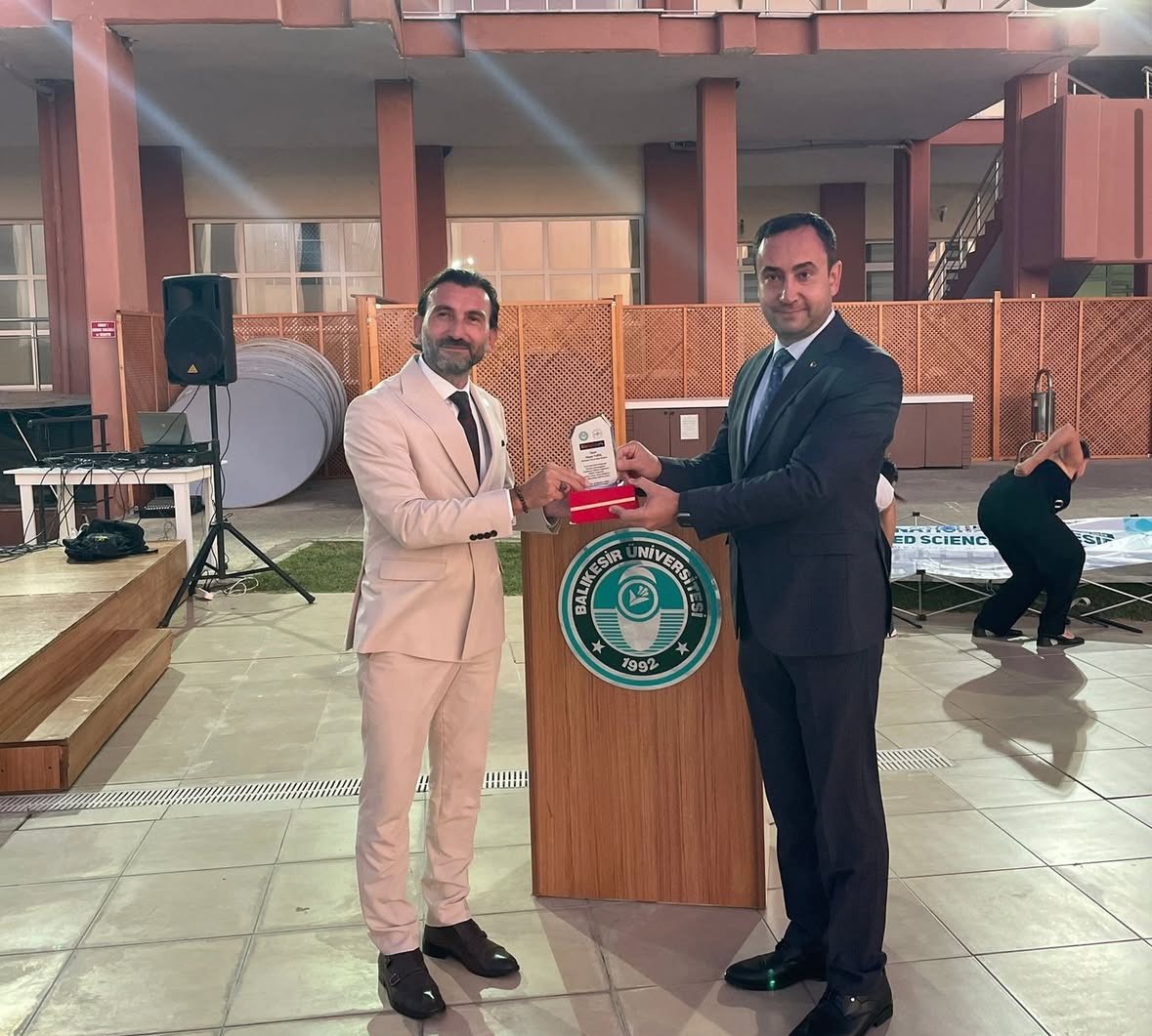 ibascon_bubfa's tweet photo. #ibascon #ibascon2025 #uygulamalıbilimlerkongresi #balikesiruniversitesi #bubfa #bubyouygulamaoteli #bubyoruhunuyaşat
#bubfaruhunuyasat @balikesiruni @Bubfa_kurumsal https://t.co/UMPM7nBsKy