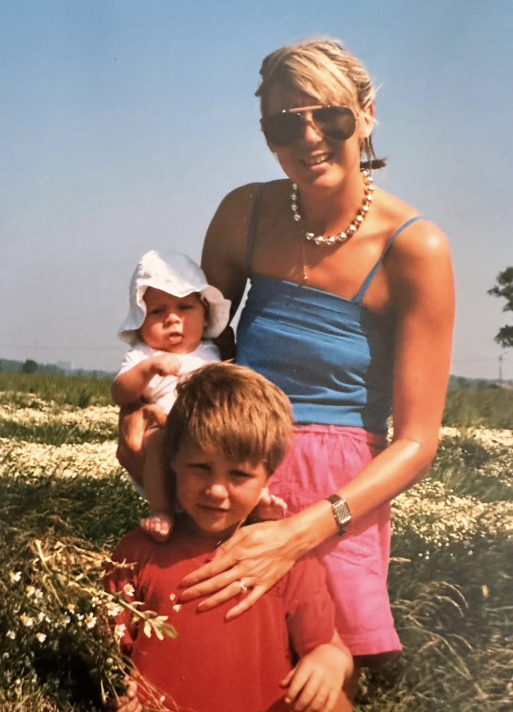 Axel Ronse tweet media