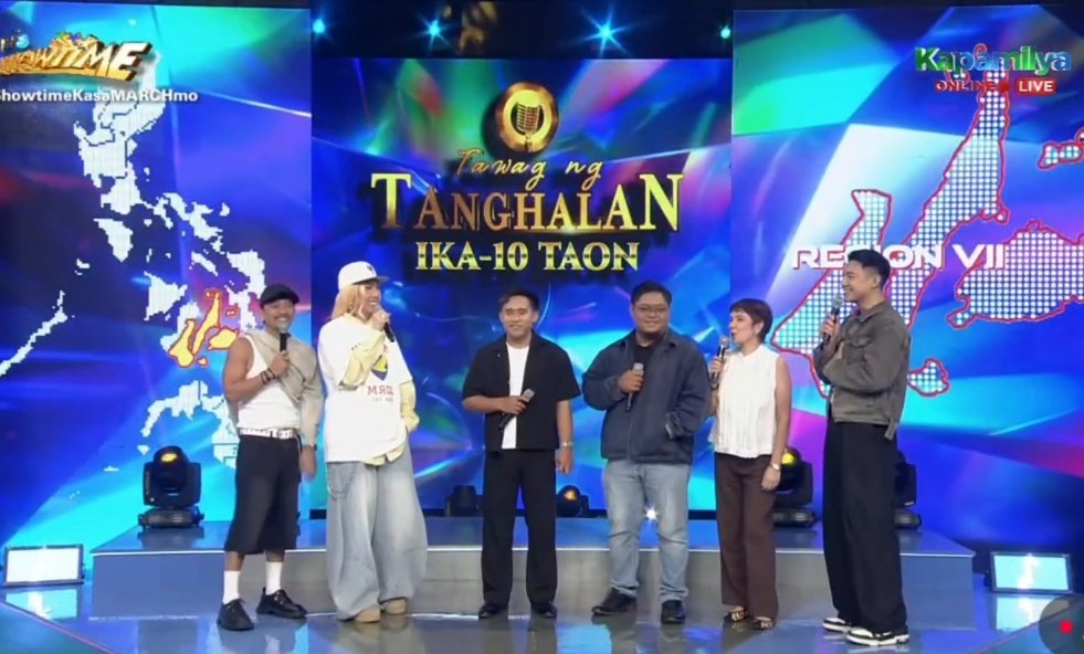 Tawag Ng Tanghalan 10 with our Darren,Tyang Amy ,Meme Vice and Kuys Jhong!!💚

#DARREN <a href="/Espanto2001/">Darren</a>
#ShowtimeKasaMARCHmo