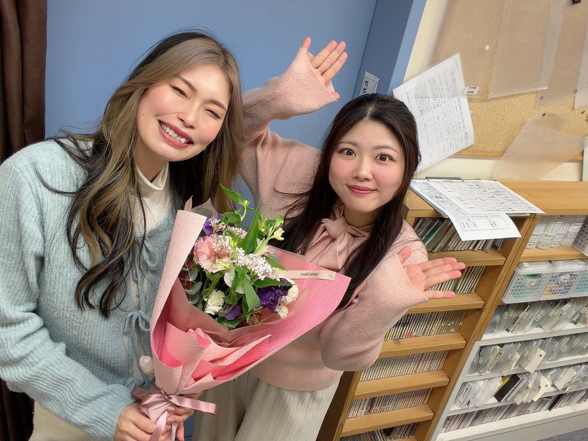 advanceradio835's tweet photo. 19:15～頃 フリー
いつもこの時間は #かわちゃんの帰宅部
でしたが、先週でかわちゃんは一旦お休みとなったので今日はフリー♪

先週💐渡せてよかった～😚ﾎｯ💨笑

ので、皆さん💬どしどし送ってねん！！

 #アドバンスレディオ https://t.co/9mig4y2CH3