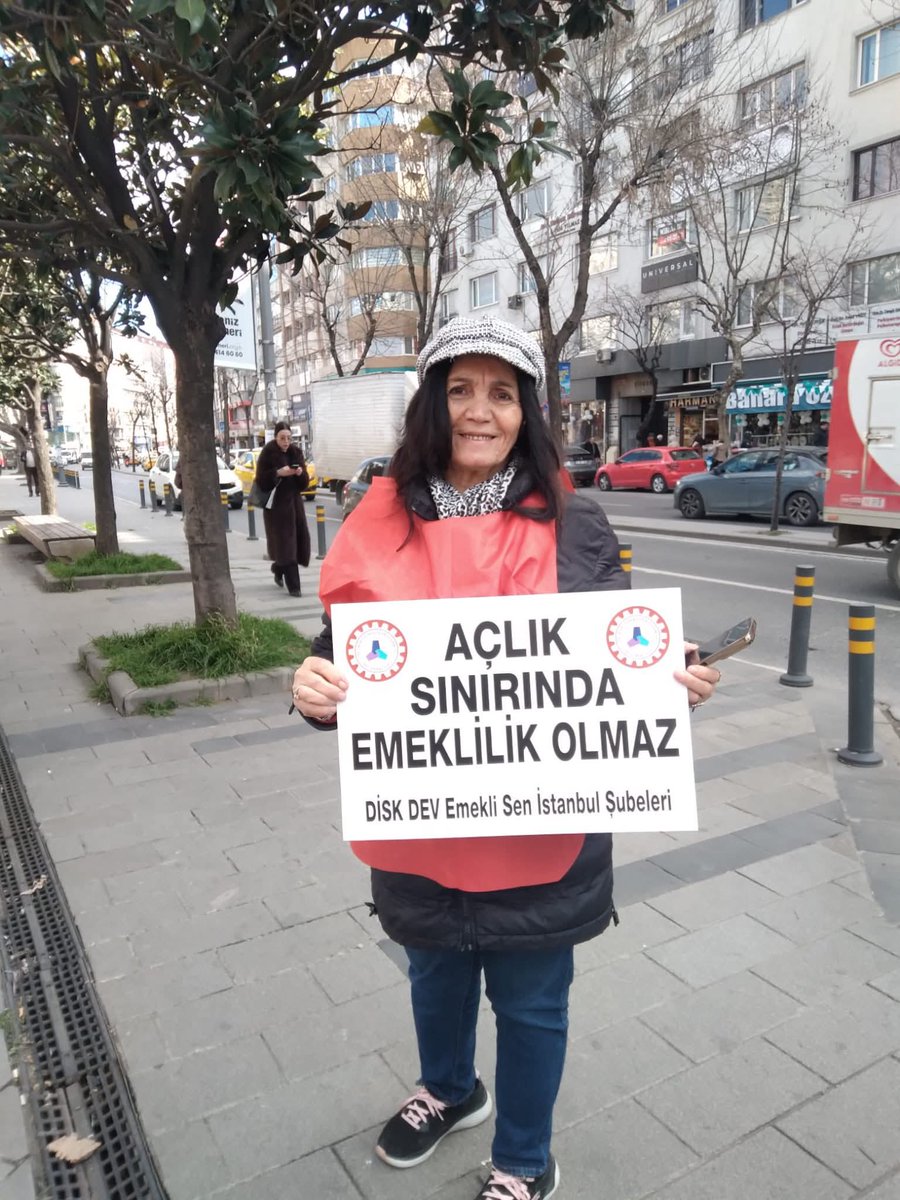 EmekliIstanbul's tweet photo. #EmekliİkramiyesiKazanılmışHaktır https://t.co/I85DJVIwzt