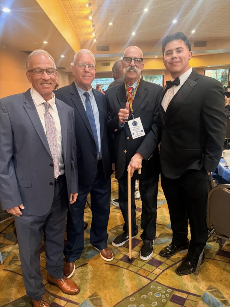 Tim Peterson tweet media