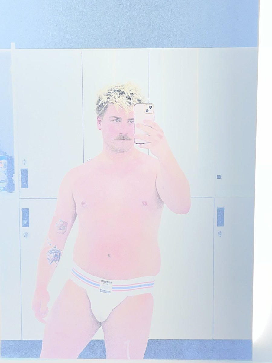 Don’t know what happened to the gym selfie but I still look hot