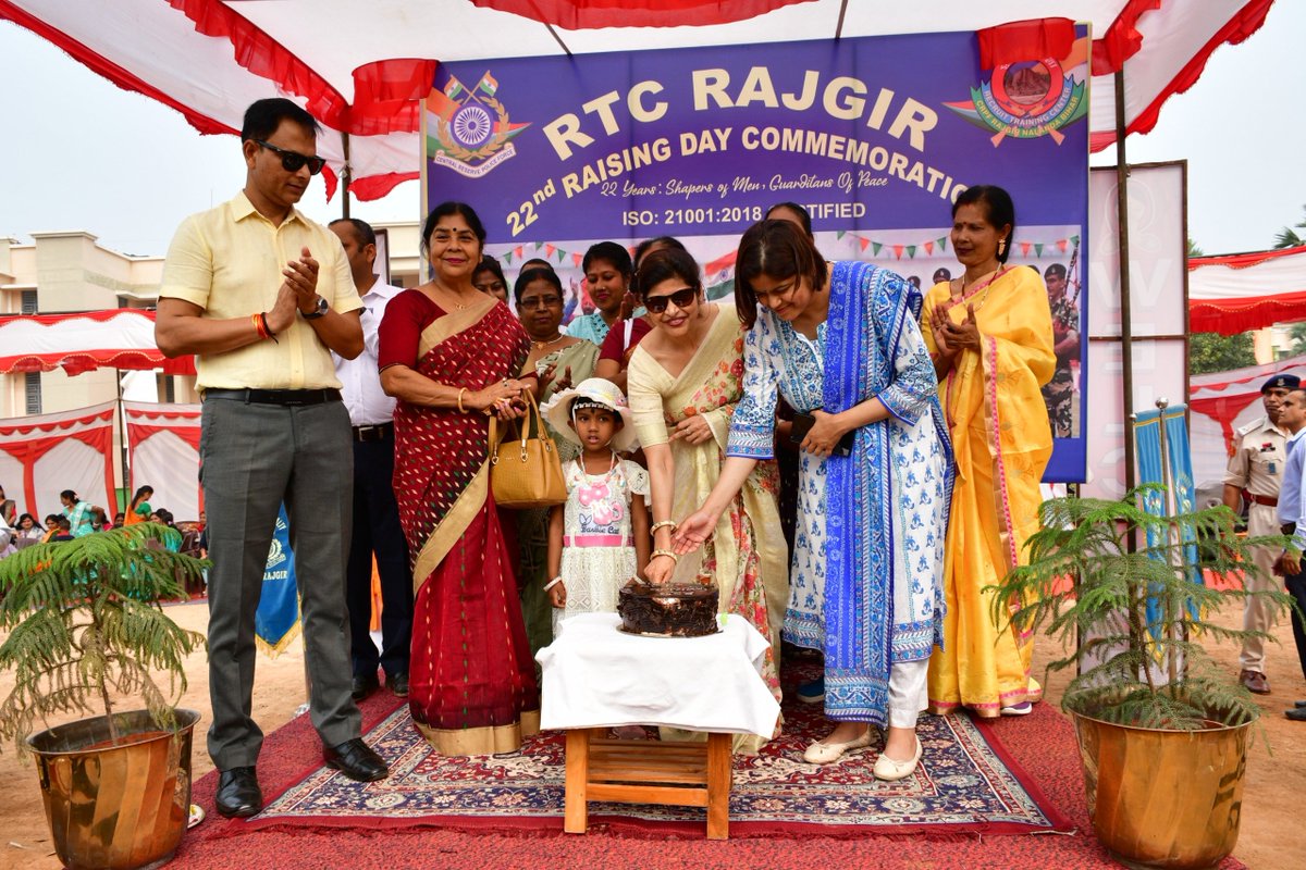 crpf_rtc5's tweet photo. From 2005 to now, @crpf_rtc5 marks 22 years as a premier training hub! 🛡️✨
From modern warfare to technical skills, this center has shaped thousands for the battlefield. A grand mela and cultural showcase marked the milestone . 🇮🇳
@crpfindia @CRPF_Trg_Sector https://t.co/Pm0o0UViHv
