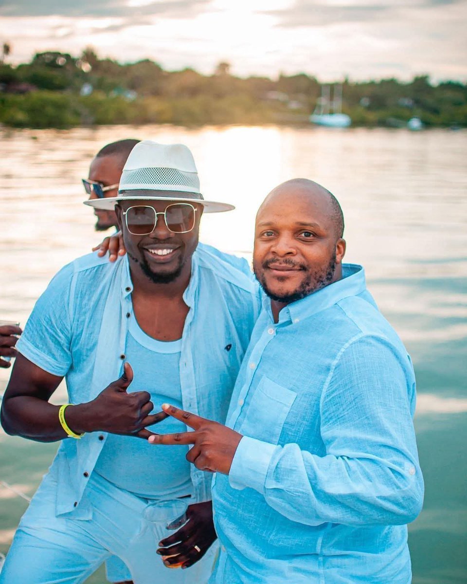 Elyzza Tours tweet media