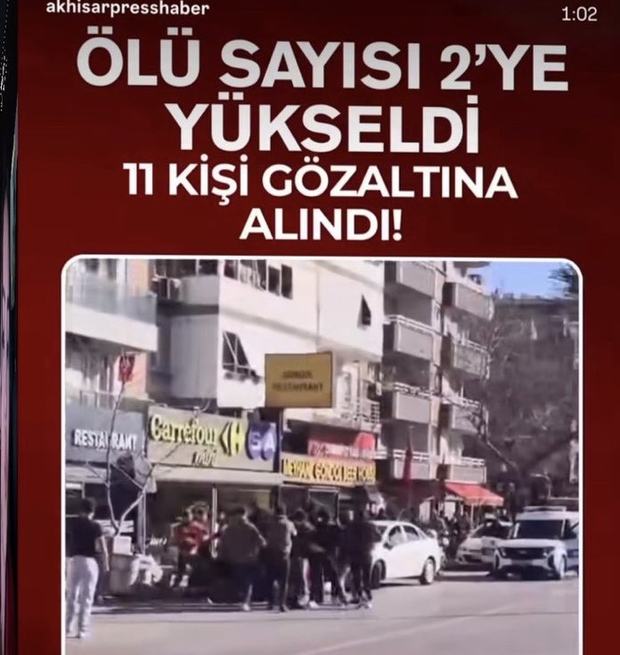 Akhisar📍
2 taraf trafik kazası yapıyor, bir taraf tüm masrafları karşılayalım diyor, araba kiralayıp yapılana kadar kullanmanıza sunalım deniyor ardından karşı taraf isteklerini hep arttırıyor ve Ağrı’lı olduğunu belirten şahıslar 10-15 kişi karşı taraftaki 2 kardeşe demir