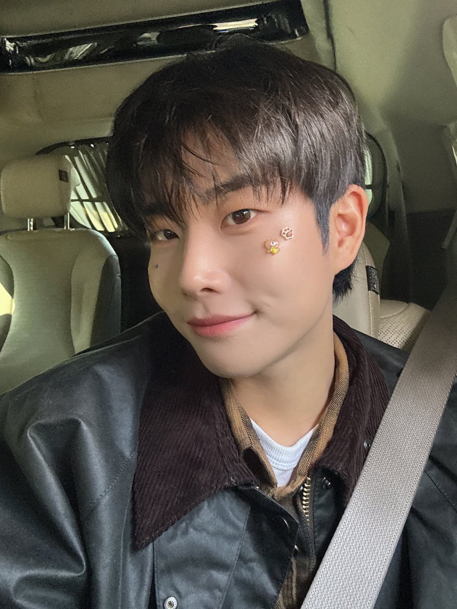 260312 MJ Weverse Post 
컬투쇼에 석션이이이이잉 나타났다!!🦷
#아스트로 #엠제이 #김명준 #ASTRO #MJ