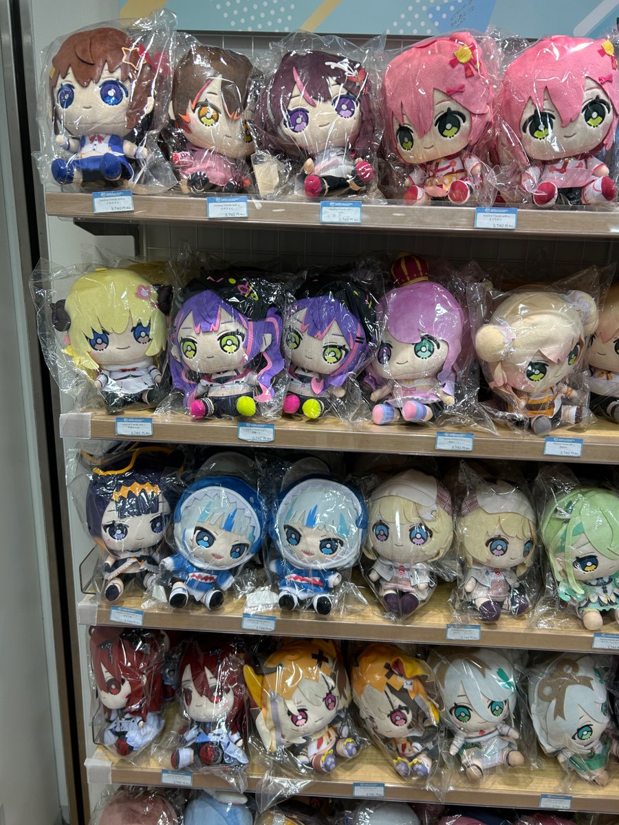 Official hololive pop up store… something is missing…