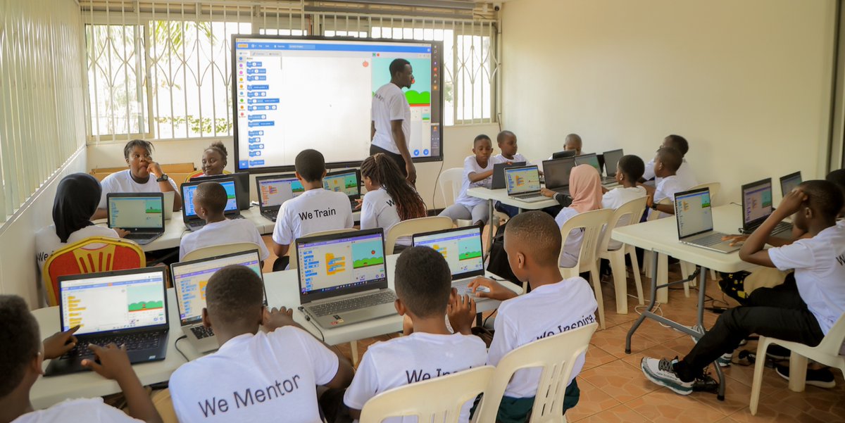 code_academy_ug's tweet image. The 2030 Advantage

Prepare your child for the jobs of tomorrow. By 2030, digital literacy won't just be an "extra"—it will be the baseline. Give them the head start they deserve.  

#Holiday #CodeCamp #Starts4thMay