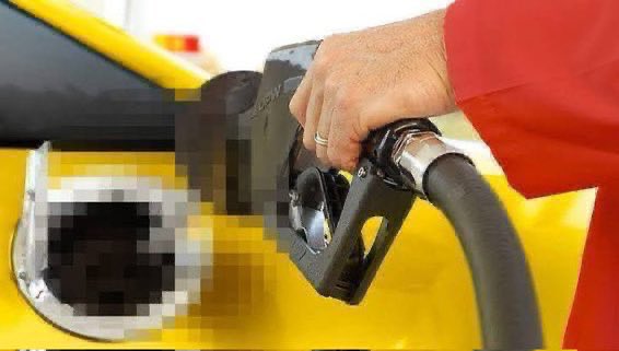 whisperhaber's tweet photo. Motorinin litre fiyatına 3,04 TL, benzinin litre fiyatına ise 1,88 TL zam bekleniyor.

Fiyatlar bu gece yarısından itibaren pompaya yansıyacak. https://t.co/l6lvISmFQC