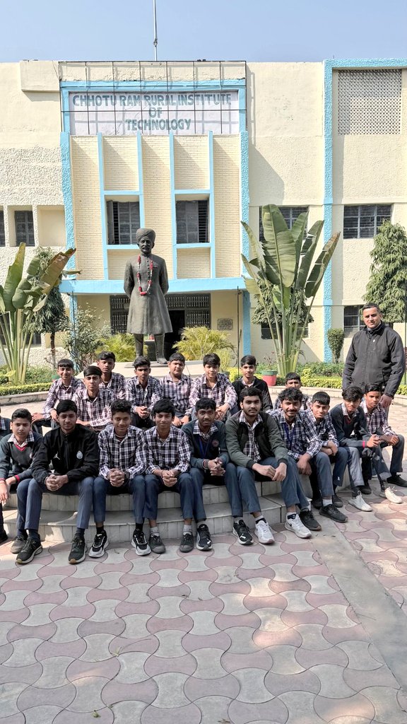 Dir_Education's tweet image. Students of SBV A Block Sultanpuri visited CRRIT, Kanjhawala as part of the #NEEEV Programme @SCERT2021 . 

The industrial visit provided valuable exposure to innovation, technology, and real-world learning beyond the classroom.

#Experientiallearning