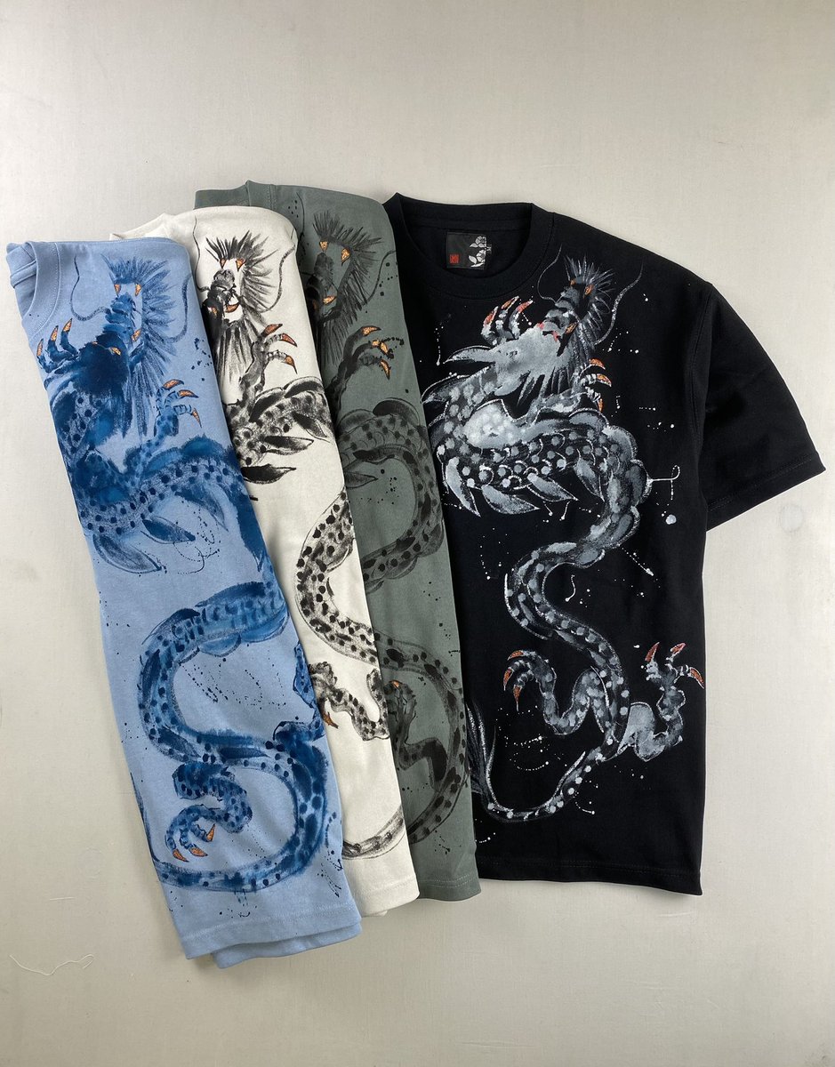 kyoto_ao's tweet image. 【昇龍Tシャツ】
極暑生地のTシャツに
定番の昇龍を描きました！
新京極でお披露目です。
2026年3月14日〜3月31日
場所：コレクションショップYAMAMOTO京極店
住所：京都府京都市中京区中之町560番地
実演時間：12：00〜18：00
電話：075-221-4065

#handdrawn #handpainted #yuzen #dragon
