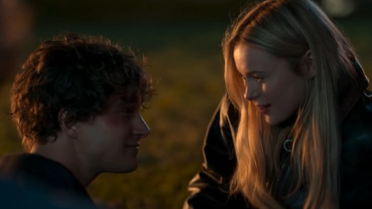 taigaxchan's tweet photo. Ci sono amori che fanno rumore e altri che parlano piano, come il loro. James e June si guardano e il mondo rallenta, come se il tempo sapesse di trovarsi davanti a qualcosa di raro. Quegli occhi che si cercano… sono già casa❤️
#lovemeloveme #jameshunter #junewhite https://t.co/dKyZdBtJnx