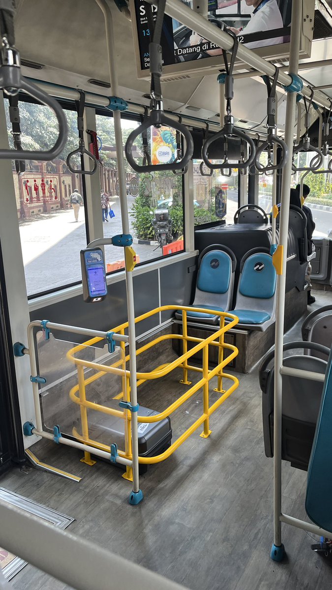 dari halte ke halte tweet media