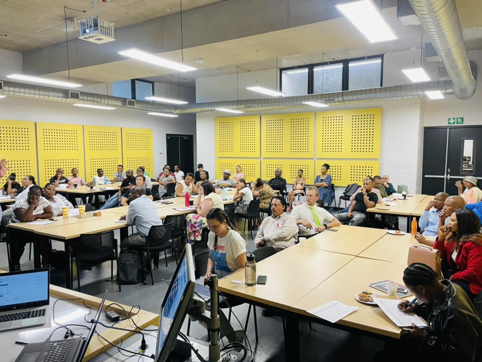 Exposcience's tweet image. Participation in a District Expo is a compulsory step in your Eskom Expo journey. Attend a workshop to ensure you are fully prepared.

See upcoming workshop dates and venues: tinyurl.com/yuchfwus

#DiscoverEskomExpo #STEMForAll #ScienceLearning #SchoolExpos #Workshops #STEM