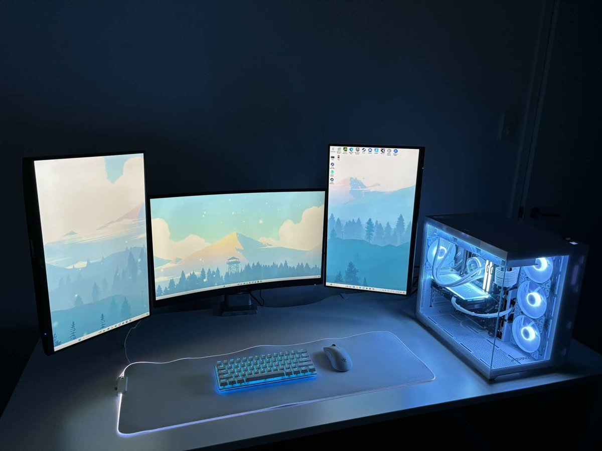 AftershockpcAU's tweet photo. ✨Setup of the Week✨
 
We're so in love with this cool, clean white build belongs to the wonderful @lotsoflovelil! Rarely has there been a day when Lily has not been on her setup, and we cannot blame her! The pristine white aesthetic of her setup is absolutely gorgeous. Built in the Aftershock Zeal, running Fortnite and more, is an absolute breeze. 
 
Want to get featured? Share your Aftershock setup below! ✨
 
Explore our Aftershock range, and build your dream setup with us today 👉  https://t.co/SUib8hxUez