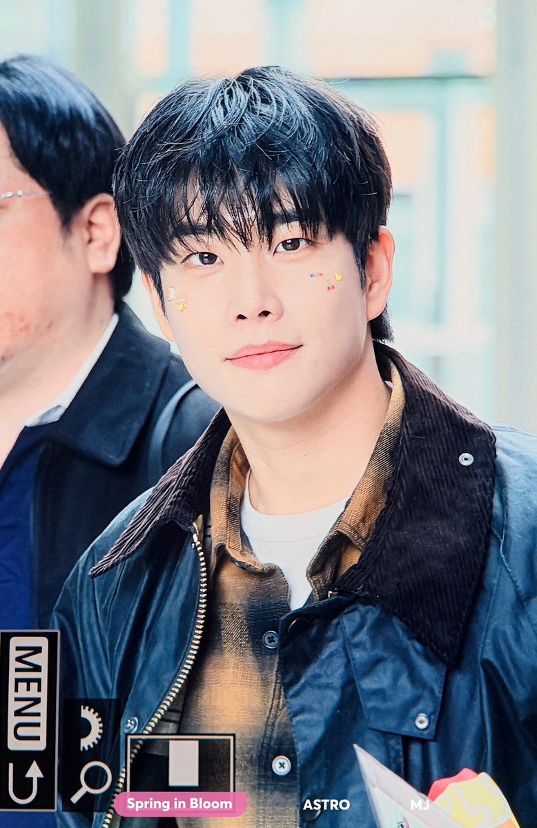 bloom_940305's tweet photo. 🌸260312 컬투쇼 퇴근
오늘 라디오도 수고했어🧡
#아스트로 #ASTRO #MJ #엠제이 #김명준 @MJ_offcl https://t.co/eBmDj5iqMF