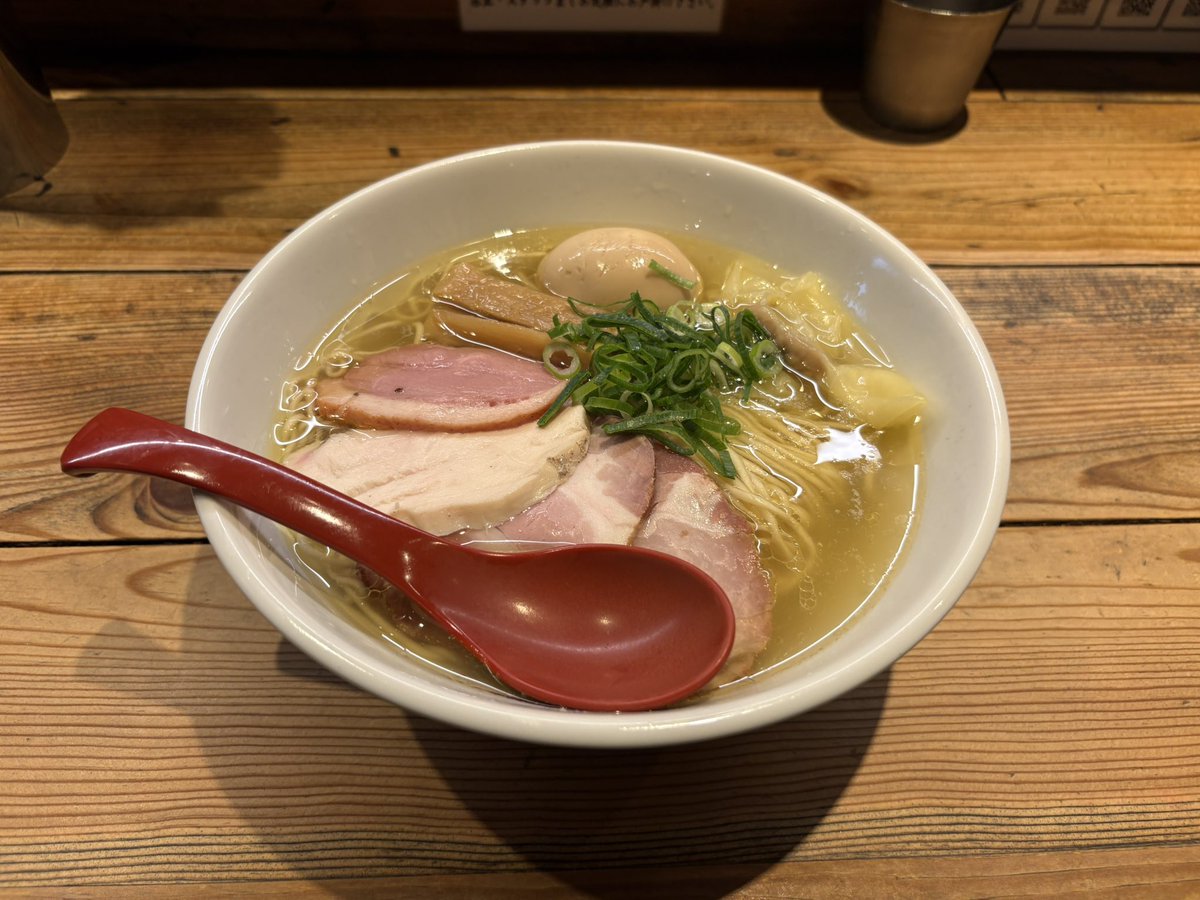 N02074696's tweet photo. 麺屋翔本店
ダシの旨みがしっかり感じられるとても美味しい塩ラーメンだった。
キャン��ーン中で大盛りタダだったのも嬉しい。並びもそこまでキツくないのでまた是非来訪したい一杯だった
#らーめん　#ラーメン　#ramen #麺屋翔本店 https://t.co/7GUrYVBliq