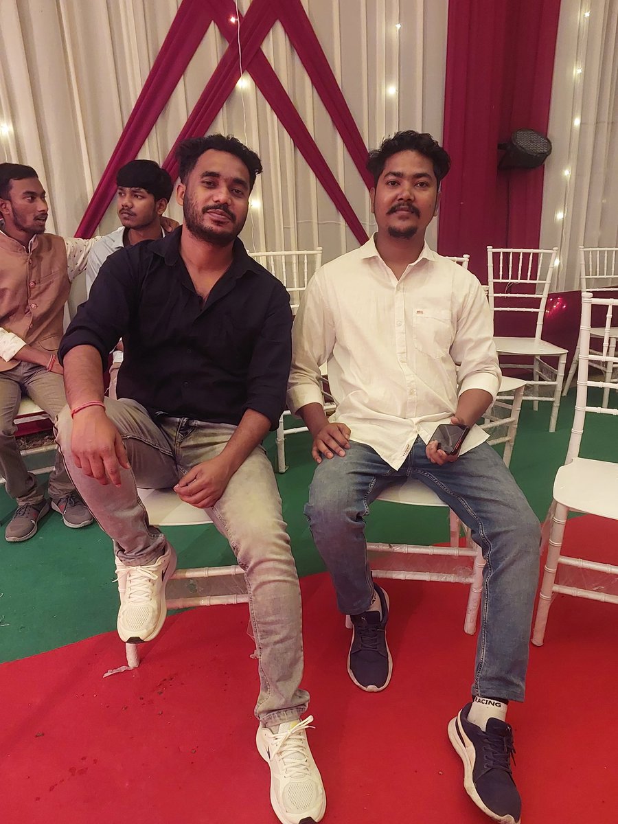PremD20's tweet photo. “Real friendship isn’t about being together every day, it’s about knowing your khas dost will always be there.”

#bestfriend https://t.co/V3akOQL5po