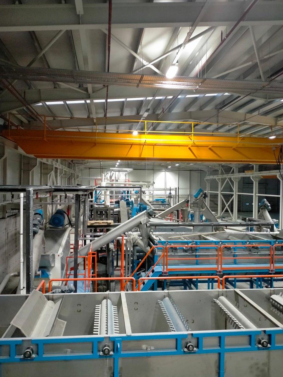 InanTech's tweet photo. Plastik geri dönüşümü, sürdürülebilir üretimin en önemli adımlarından biridir.

İnan Tech olarak geliştirdiğimiz plastik geri dönüşüm makineleri ve endüstriyel geri dönüşüm hatları, plastik atıkların yeniden değerli ham maddeye dönüştürülmesine yardımcı olur. https://t.co/Pn8oV8KWxk
