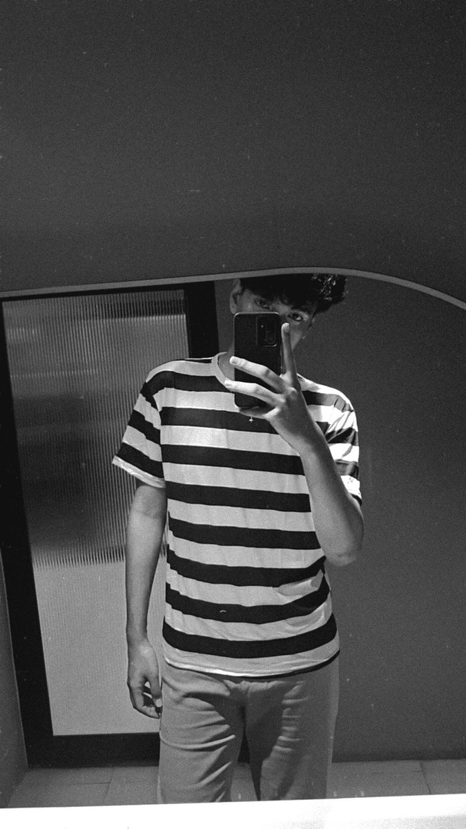 PLASTERGUY tweet media