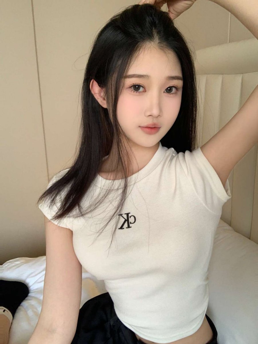 ParkLifePE1's tweet photo. 永远都是那个一换季就感冒的小笨蛋。
#威海  #山东  #反差女大 #反差老师 
大号👉@BlueTileProject https://t.co/JmIFkyctC4