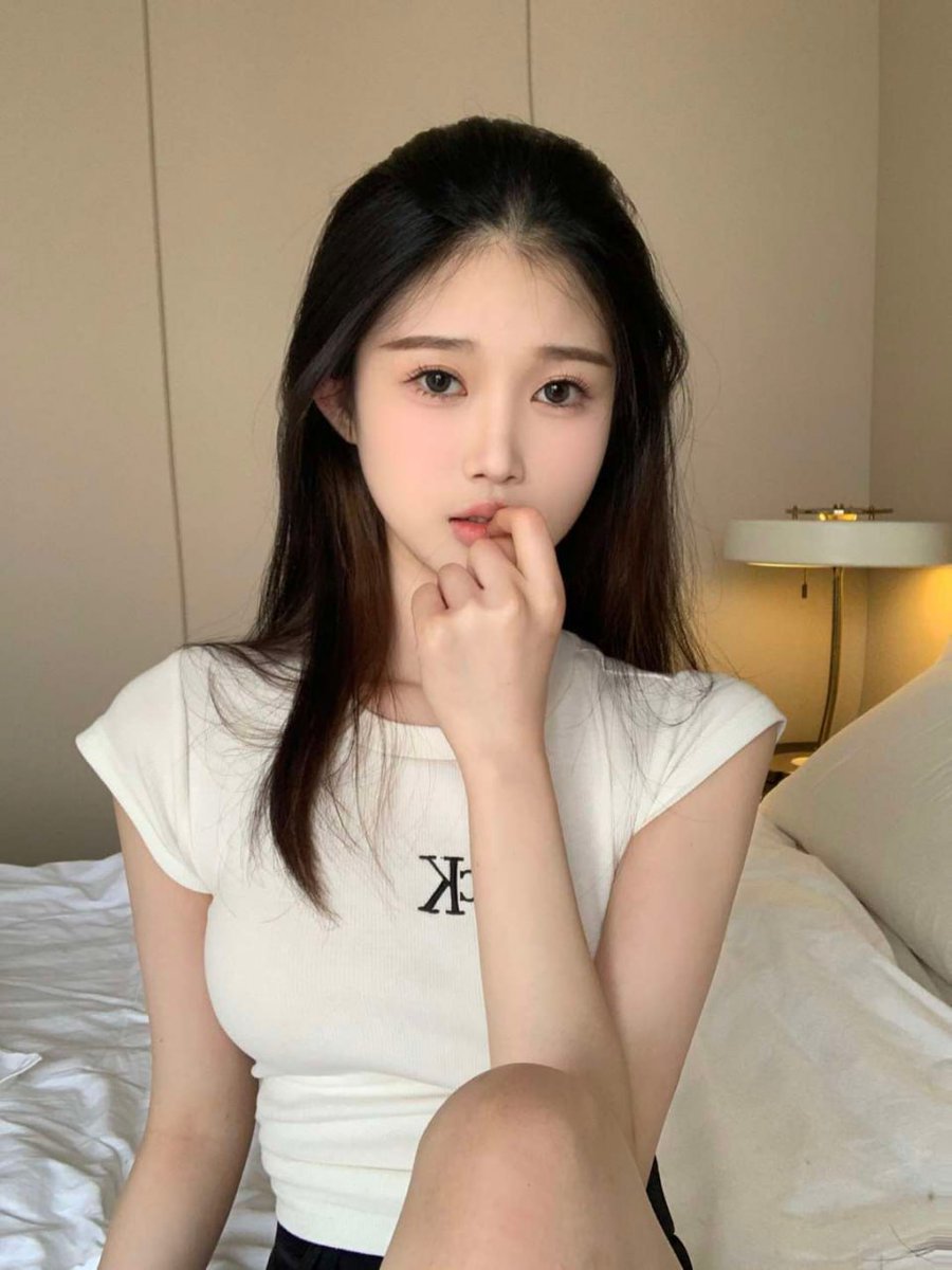 ParkLifePE1's tweet photo. 永远都是那个一换季就感冒的小笨蛋。
#威海  #山东  #反差女大 #反差老师 
大号👉@BlueTileProject https://t.co/JmIFkyctC4