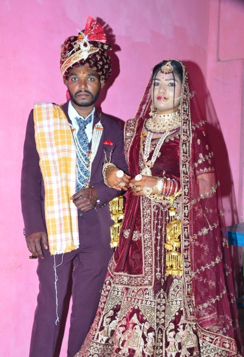 Married : 12 February 
Murdered : 10 March

Yet another #HusbandMurder by wife &amp; her lover within a month of Marriage

Uma Vaishya loved Amar Bahadur
Family married her to Ajay Vaishya

So Uma &amp; Amar made plan to kill Ajay. Used gloves to strangle then made it look like accident