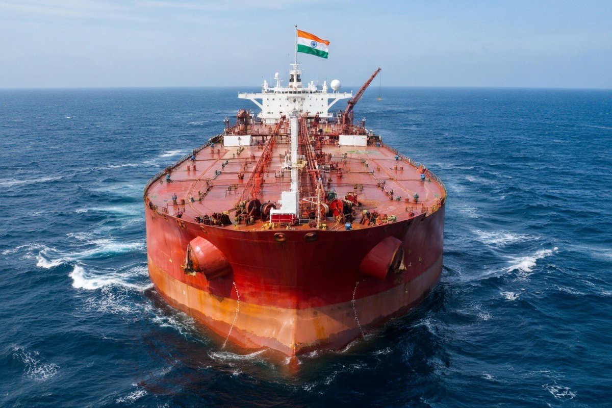 Breaking: Reports claim Iran blocks Indian ships from passing through the Strait of Hormuz; other nations' vessels reportedly not restricted