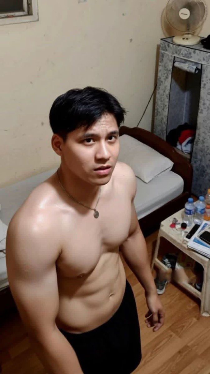 Shirtless Boy ID tweet media