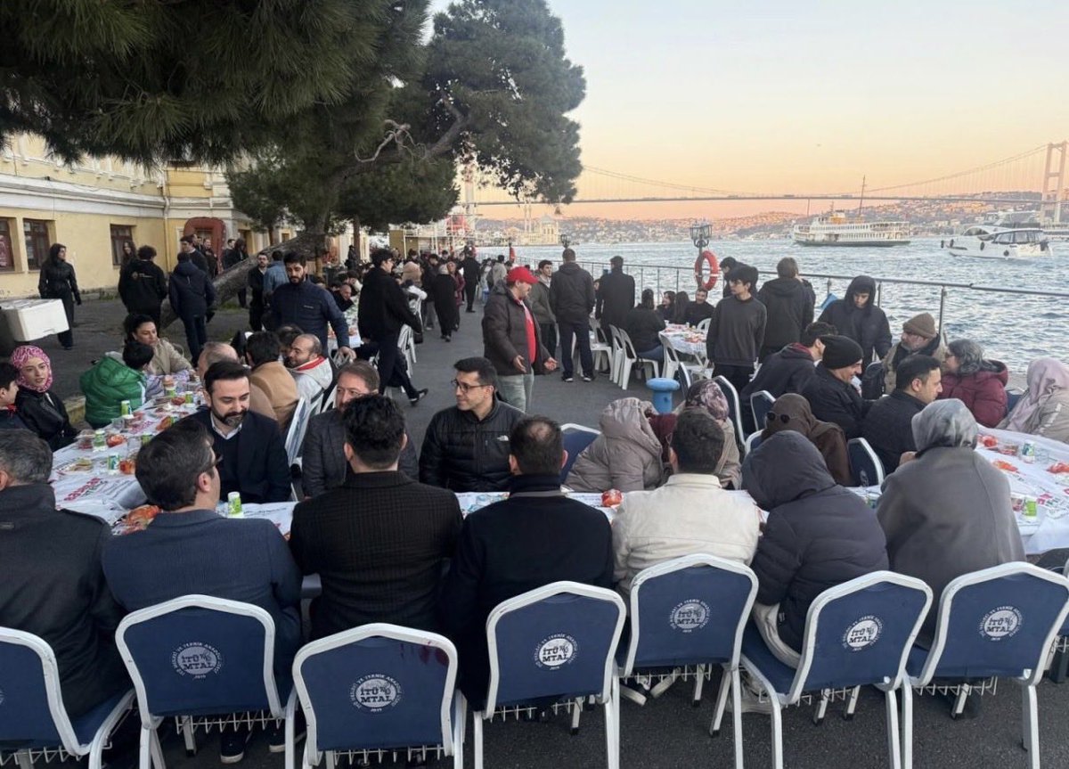 solhan_cetin's tweet photo. MÜSİAD Dijital Teknolojiler sektör kurulu olarak hamiliğini yaptığımız İTÜ Teknik ve Anadolu Meslek Lisesi öğrenci, öğretmen ve velilerimizle düzenlemiş olduğumuz iftar programında bir araya geldik.

Emeği geçen herkese Teşekkür ederiz. Öğrencilerimize başarılar dileriz. https://t.co/ODyTC1B4aR