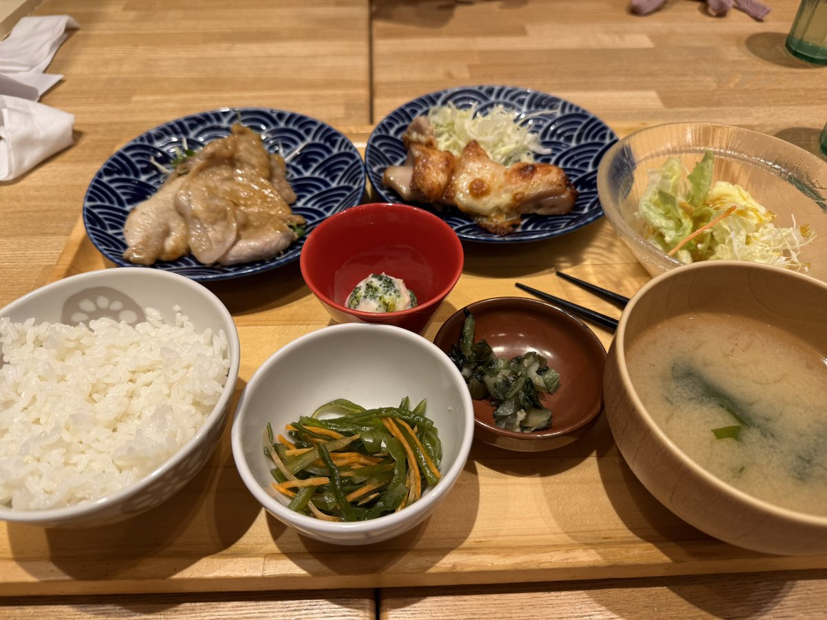 shuncha0501's tweet photo. ヘルシー飯のもんなのにカロリー高そうなもん頼んじゃった笑 https://t.co/xMHgtYYRCW
