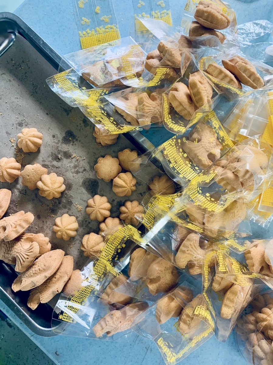iezadrushdan's tweet photo. Saya tolong mak jual Bahulu Tradisional. Open order now and deliver to you on Monday (16/3) or Tuesday (17/3). https://t.co/KB8TE2iGA9