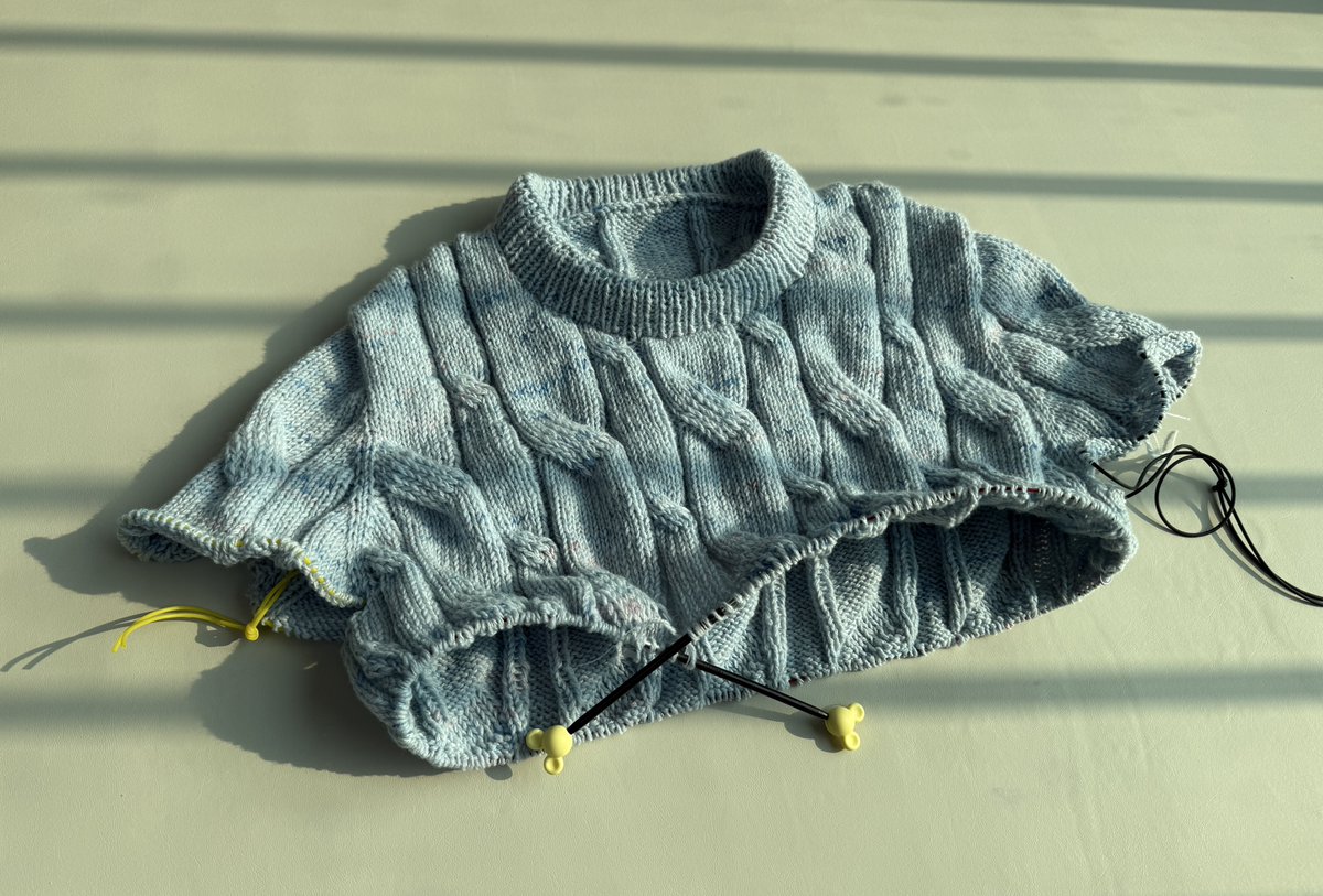 knit_gamjya's tweet photo. 03.12
목 고무단 먼저 완성 https://t.co/I9kk7IMQWT