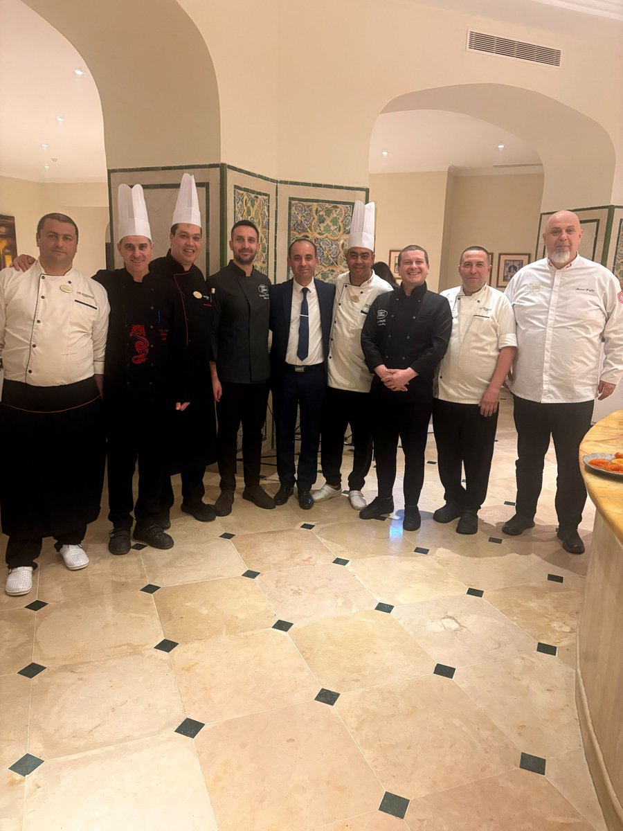 Emirgan Sütiş tweet media