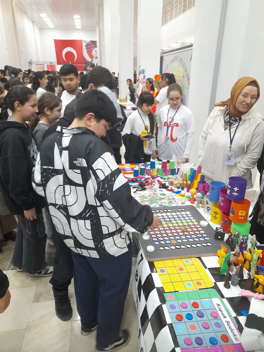 epcilerorta's tweet photo. Okulumuz, Bartın Üniversitesi ve Bartın İl Milli Eğitim Müdürlüğü iş birliğinde düzenlenen Dünya Matematik Günü etkinliğine katılım sağladı. https://t.co/eEtOaxfZKE