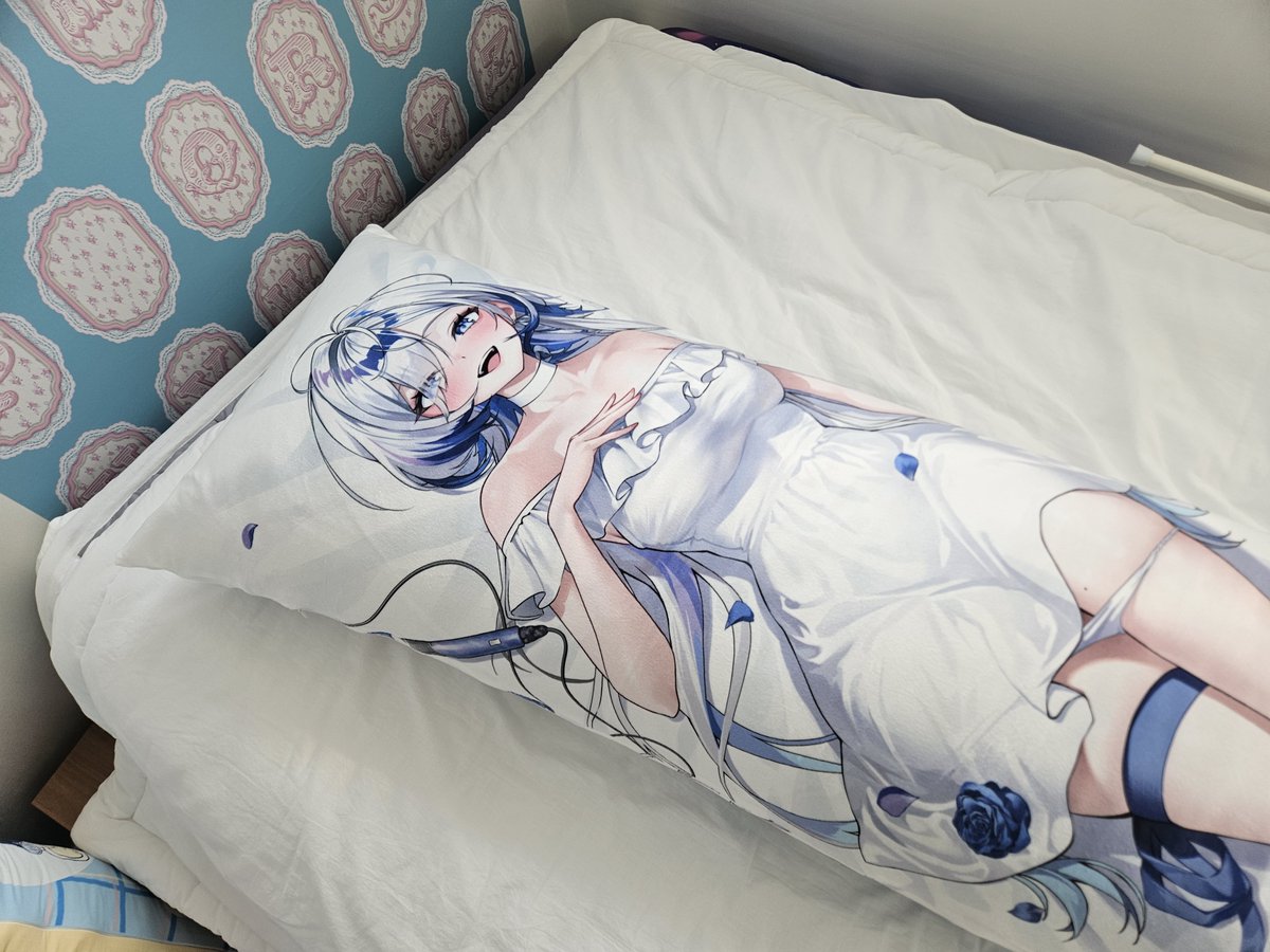 굿즈앤쏠/우산 모양쿠션 담요 바디필로우 패브릭 포스터 제작 tweet media