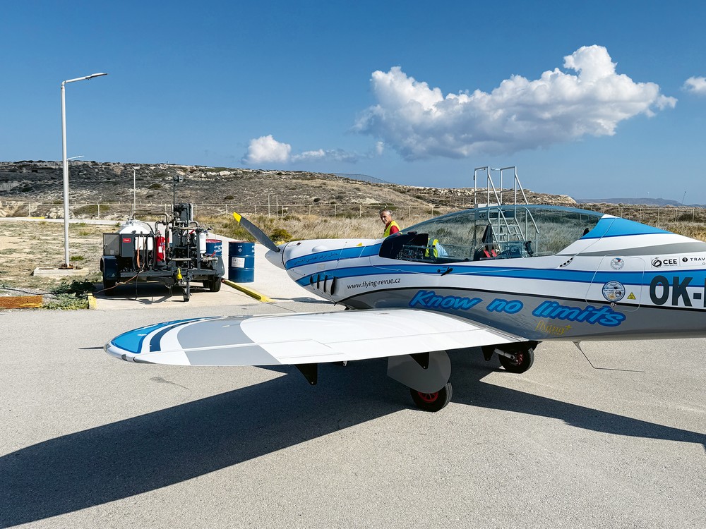 Flying Revue tweet media