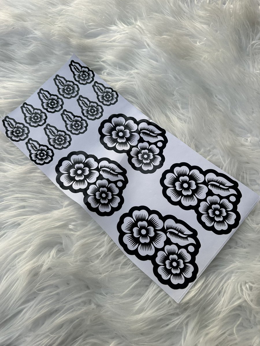 Zanzee_zee's tweet photo. I take God beg you,please retweet this for me🙏🙏

Eid is around the corner, get your Eid henna done from the comfort of your home with this henna sticker 

Price: #2,000-#3,000

To shop, dm or whatsapp https://t.co/do6HspVkV8

Available in different patterns https://t.co/79mMuYhIP4