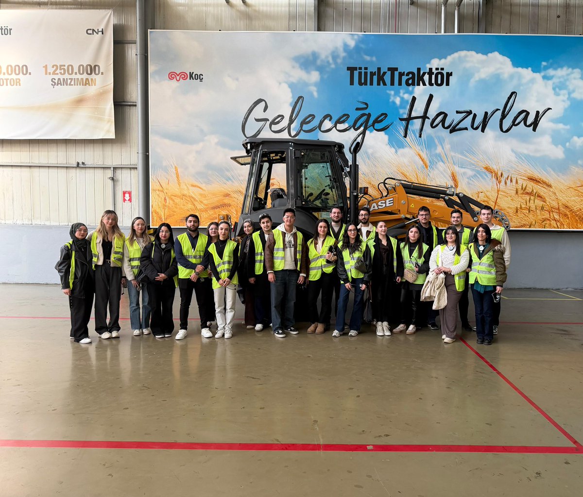 cekathbv's tweet photo. ÇEKAT olarak TürkTraktör gezimizi gerçekleştirdik! 🚜
Geleceğin üretim dünyasını yerinde görmek ve sektöre dair değerli bilgiler edinmek bizim için oldukça ilham vericiydi. Misafirperverlikleri için teşekkür ederiz. ✨
💫VAR OLSUN ÇEKAT!💫
#ÇEKAT #Türktraktör #TeknikGezi https://t.co/sxT0n0Rn4n