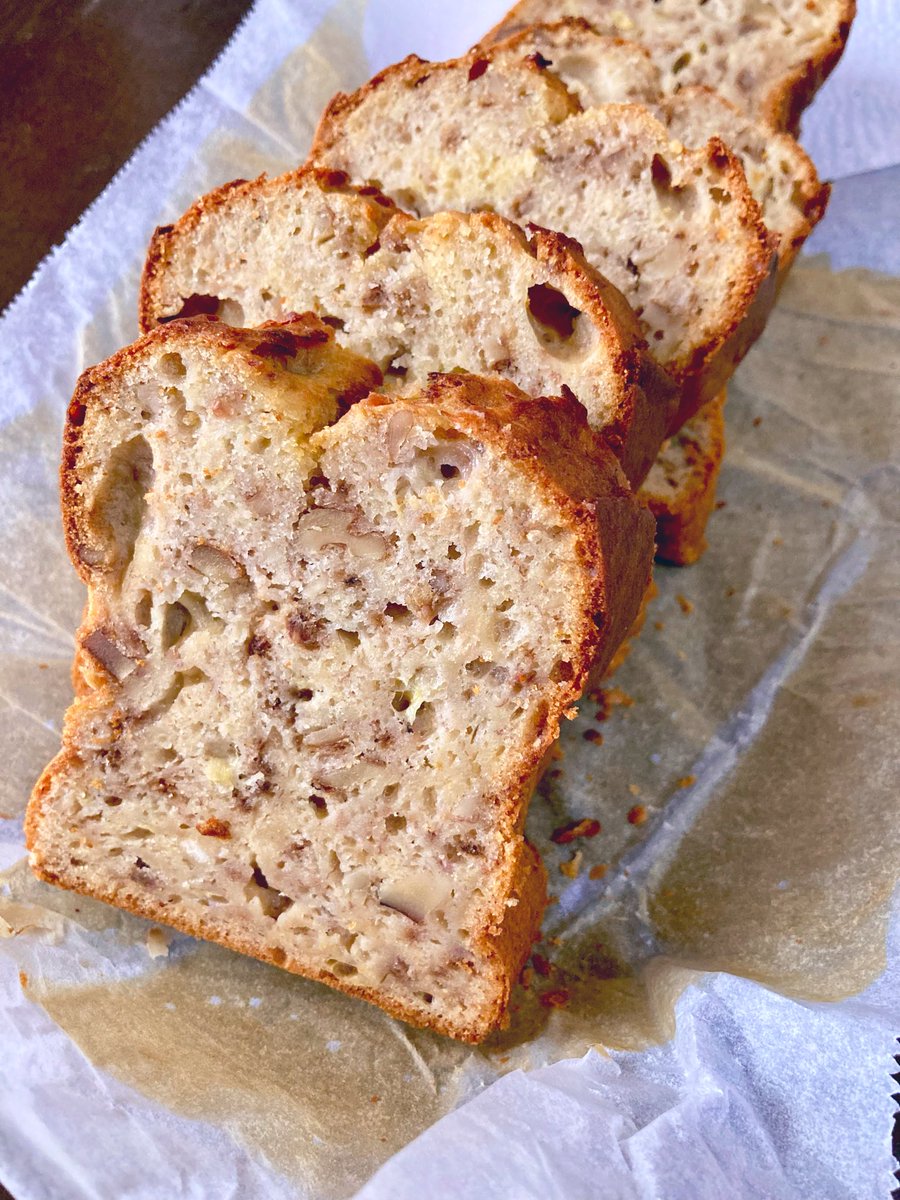 #ベイク日記

焼き色がついたから火が通ったからokではなくてしっかり時間通り焼くことで中の食感が変わるんだという学びを得た回📝